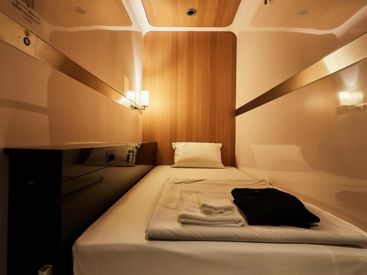 First Cabin Nishi Umeda Ōsaka Exterior foto